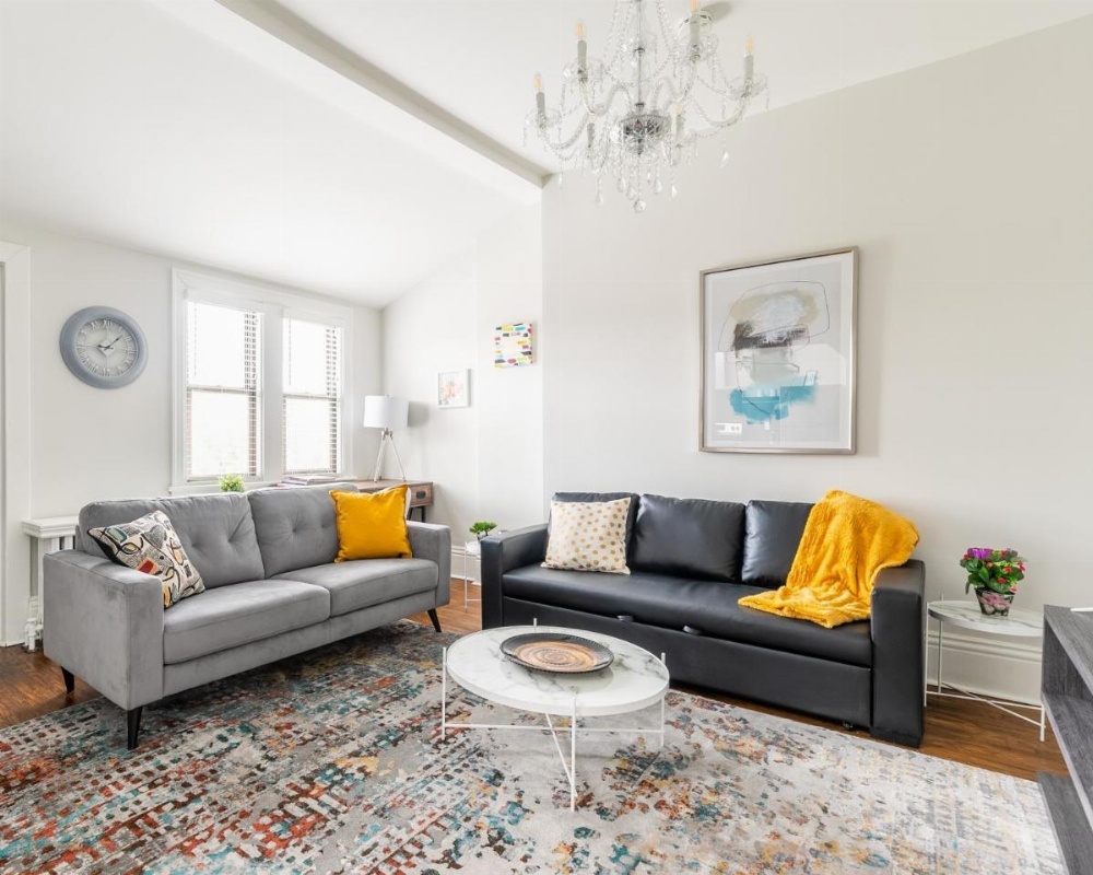 Stunning 1BR - Boutique Apartment - PRIME Location!